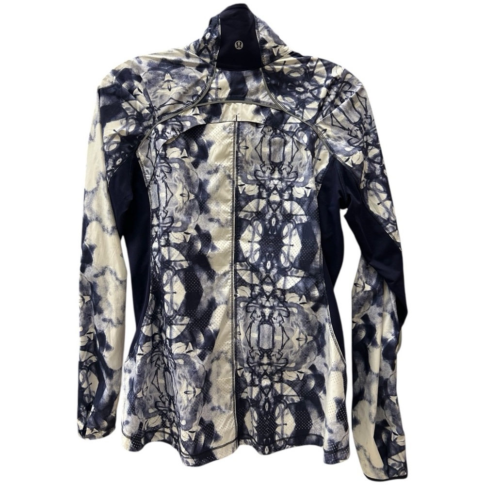 Lulu Run Essential Jacket II Rare Size 6